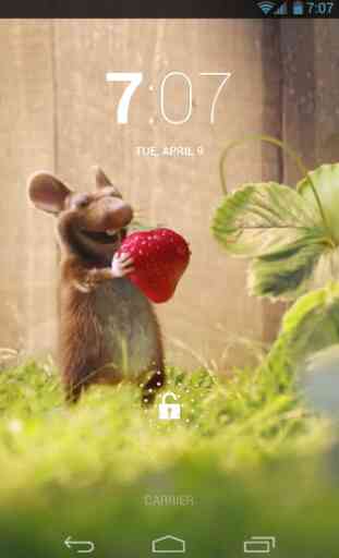 Mouse With Strawberries LiveWP 2
